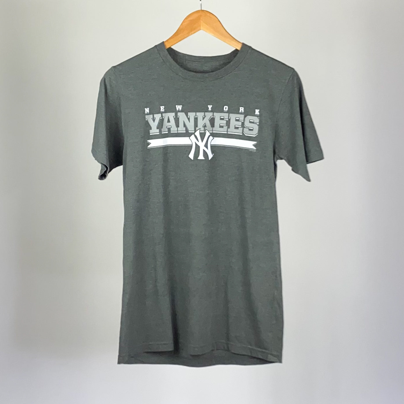 Vintage MLB New York Yankees Tee - Small